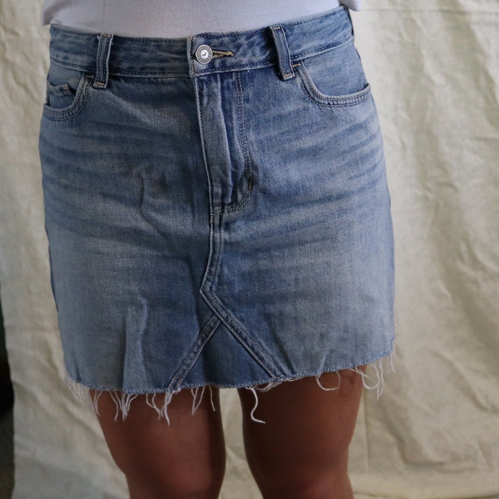 Hollister Light Wash Denim Mini Skirt Size 4